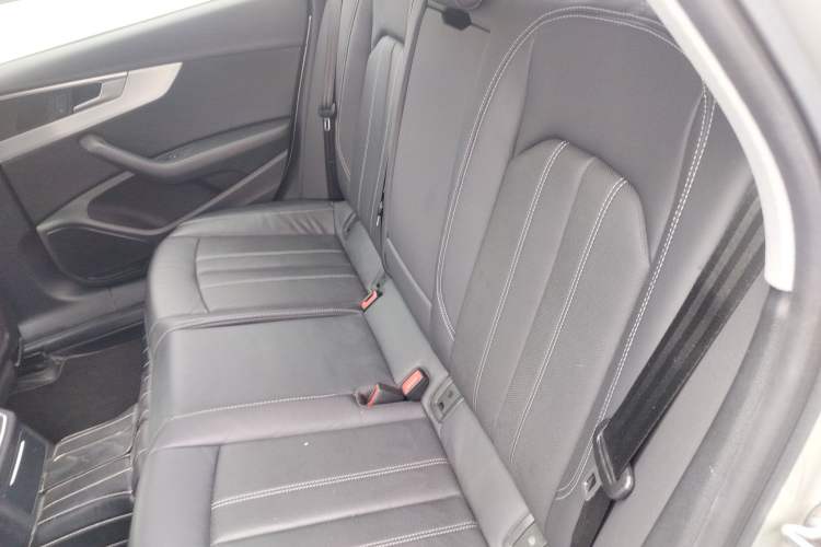 Used Audi A4L 2020 40 TFSI Luxury Dynamic Model
