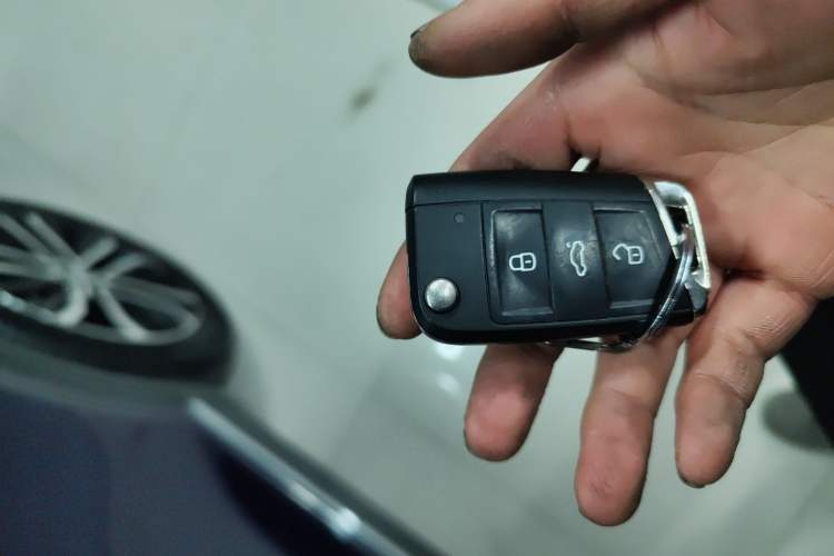 Used Volkswagen T-ROC 2019 280TSI DSG Two-Wheel Drive Comfort Version China VI Standard
