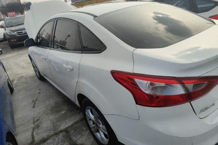 Used Ford Focus 2012 Sedan 1.6L Automatic Fashion Edition