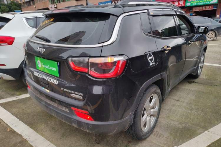 Used  Compass 2017 200T Automatic Family Edition
