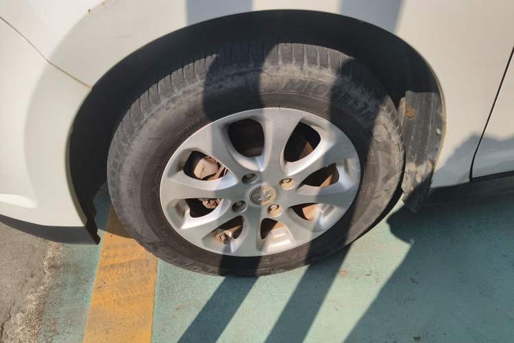 Used Venucia R50 2013 1.6L Automatic Fashion Edition