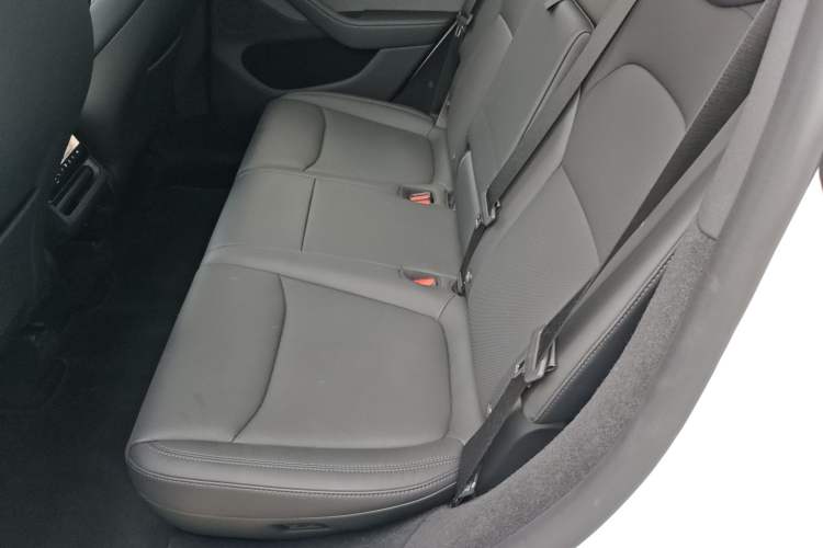 Used Tesla Model Y 2025 Rear-Wheel-Drive Version
