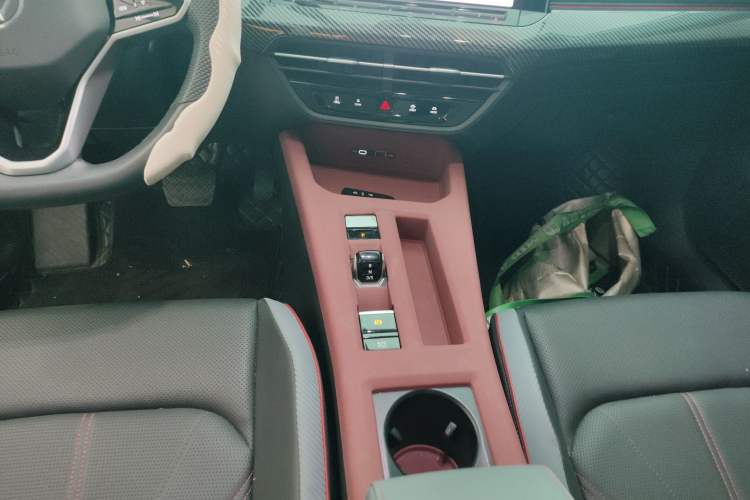 Used Volkswagen Lamando 2024 Lavida L 280TSI DSG Cool & Spicy Edition
