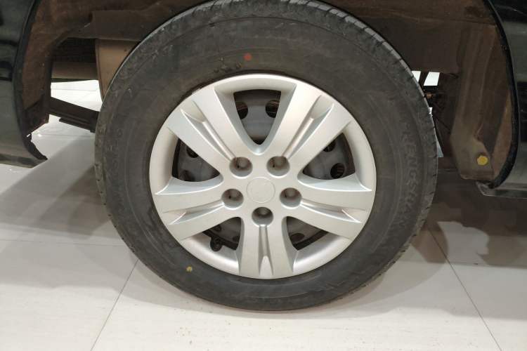 Used FORTHING Lingzhi 2023 M5L 1.6L Base Model 7 Seats
