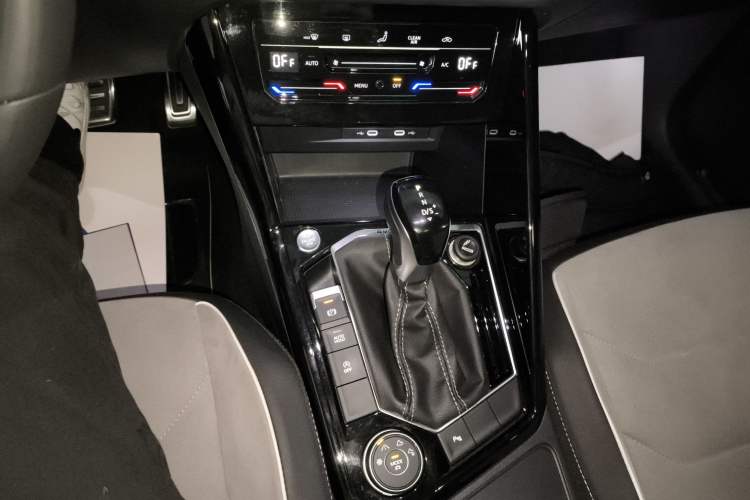 Used Volkswagen Tayron 2022 380TSI Four-Wheel Drive R-Line Connected Version
