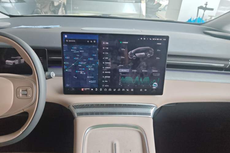 Used XPeng X9 2025 740 Ultra-Long Range Max
