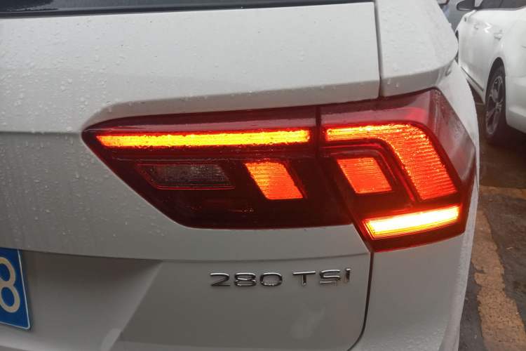 Used Volkswagen Tiguan L 2021 280TSI Automatic Two-Wheel Drive Smart Edition
