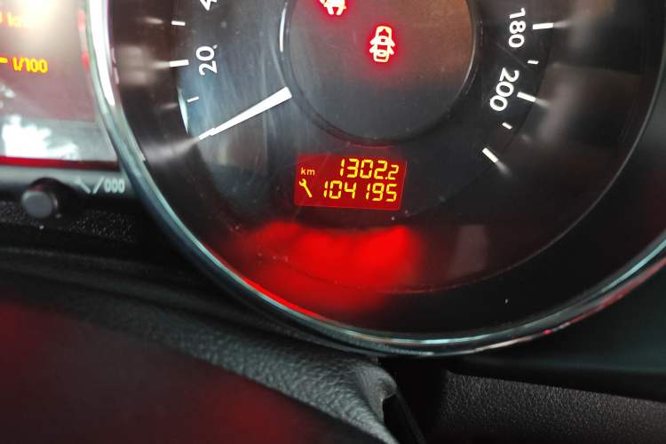 Used Peugeot 3008 2013 2.0L Automatic Classic Edition
