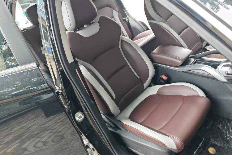 Used Geely Auto Emgrand X7 Sport 2022 1.8TD DCT Zhiya Trim
