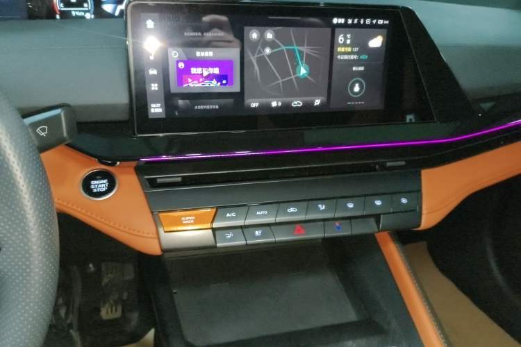 Used Changan UNI-V 2023 2.0T Leading-Speed Edition
