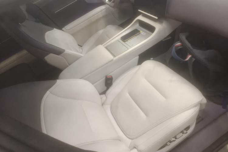 Used  12 2025 Ultra Extended-Range Edition
