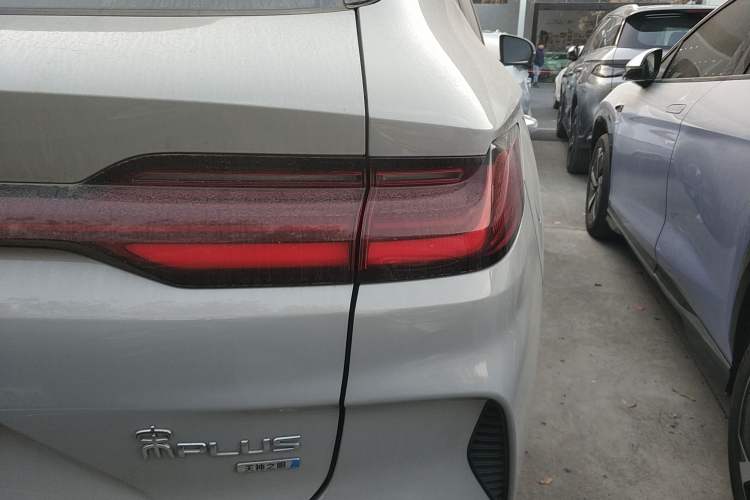 Used BYD Song PLUS New Energy 2025 EV Intelligent Driving Version 520km Premium Model