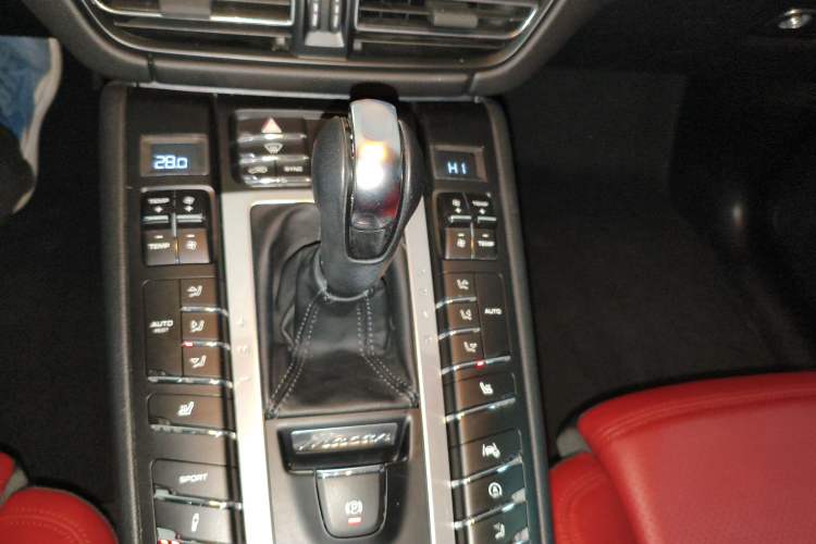 Used Porsche Macan 2021 Macan 2.0T
