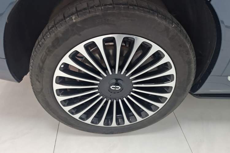 Used Hima AITO M9 2024 Range-Extended Ultra Version 42 kWh 6-Seater Model
