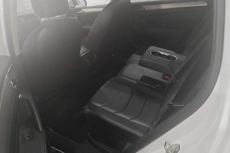 Used Volkswagen Tiguan L 2019 Revised 330TSI Automatic Two-Wheel Drive Smart & Luxury Edition China VI Standard
