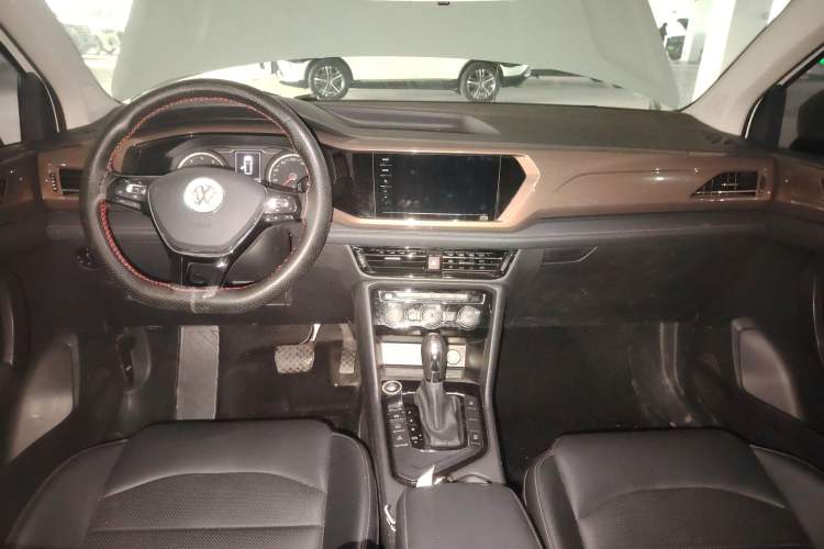 Used Volkswagen Tharu 2020 Facelift 330TSI Four-Wheel Drive Luxury PLUS Version China VI Standard
