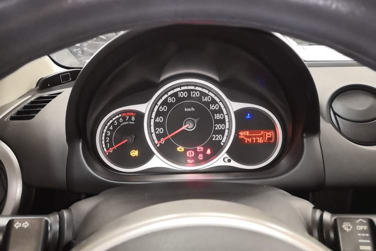 Used Mazda Mazda 2 2012 Hatchback Xuan Dong 1.5L Automatic Value Edition