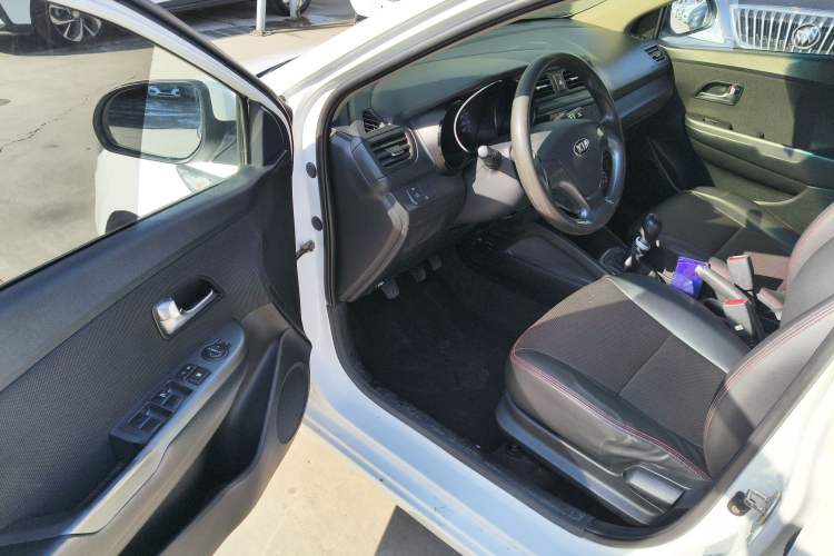 Used Kia K2 2015 Sedan 1.4L MT GLS
