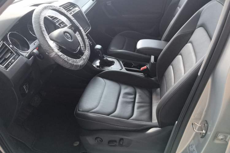 Used Volkswagen Tiguan L 2019 Updated Version 330TSI Automatic Two-Wheel Drive Panoramic Comfort Edition China VI Standard
