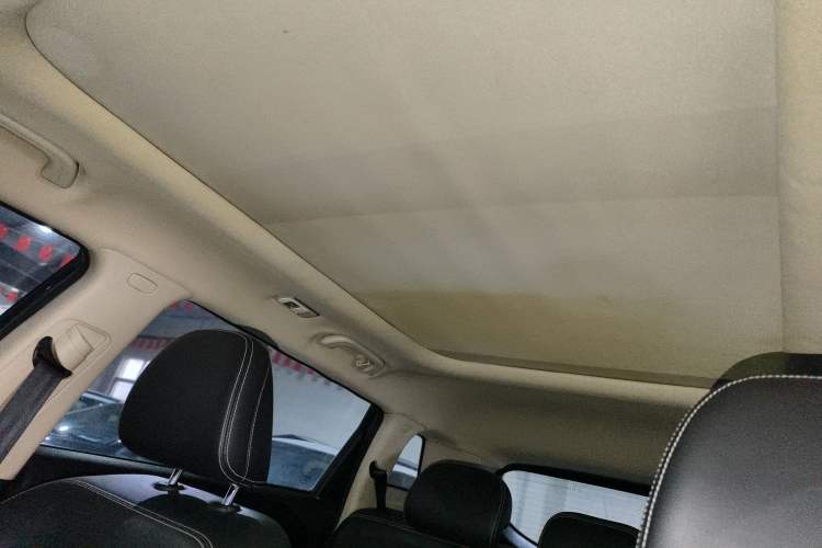 Used Geely Auto Emgrand X7 Sport 2016 2.0L Manual Smart Connect Version
