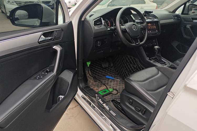 Used Volkswagen Tiguan L 2019 330TSI Automatic Two-Wheel Drive Panoramic Comfort Edition China VI Standard
