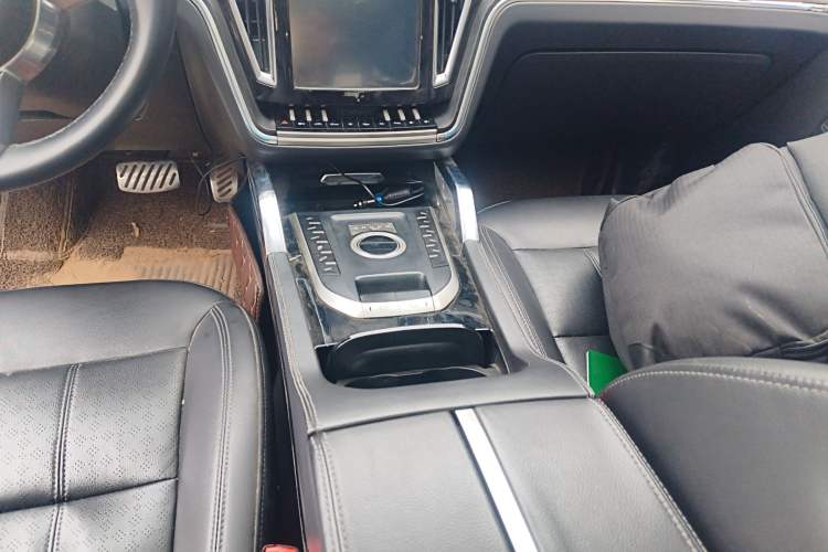 Used Zotye T700 2017 1.8T Dual-Clutch Luxury Model
