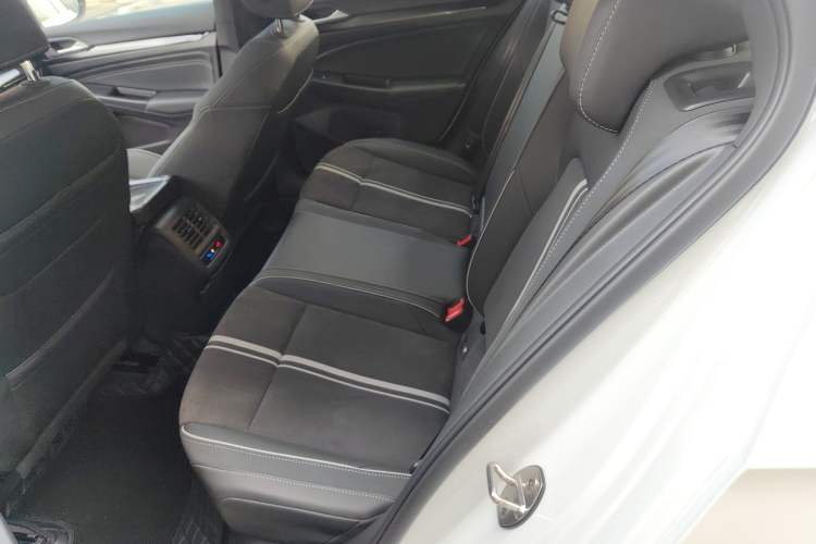 Used Volkswagen Golf 2023 Facelift 280TSI DSG R-Line Lite
