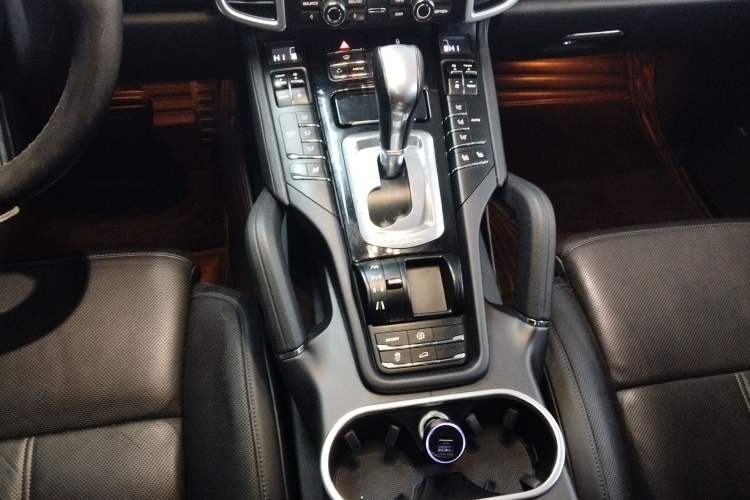 Used Porsche Cayenne (Parallel Import) 2013 3.6L automatic transmission U.S. specification
