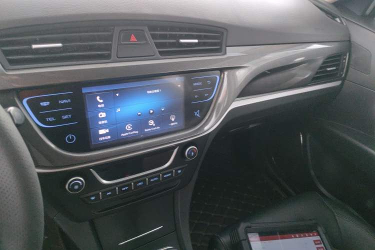 Used Geely Auto Emgrand 2017 Hatchback RS Million Edition 1.5L Manual Upward Version
