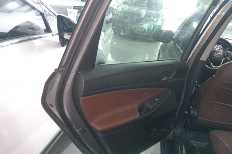 Used Buick GL6 2019 18T 6-Seater Connected Luxury Version China VI Standard
