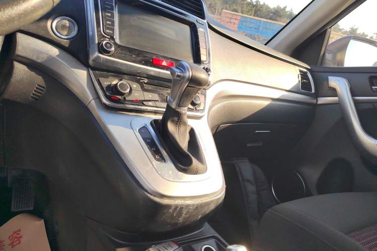 Used Haval M6 2018 Revised Version 1.5T DCT Two-Wheel Drive Urban Style
