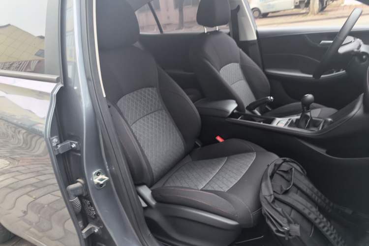 Used Roewe i5 2023 1.5L Manual Comfort Edition
