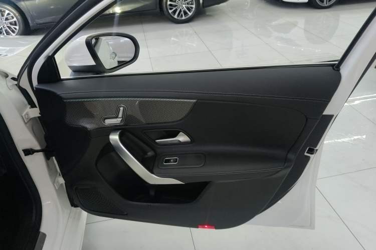 Used Mercedes-Benz A-Class 2021 A 200 L Sport Sedan Fashion Model
