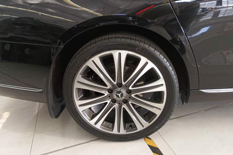 Used Mercedes-Benz E-Class 2016 E 300 L Stylish Model
