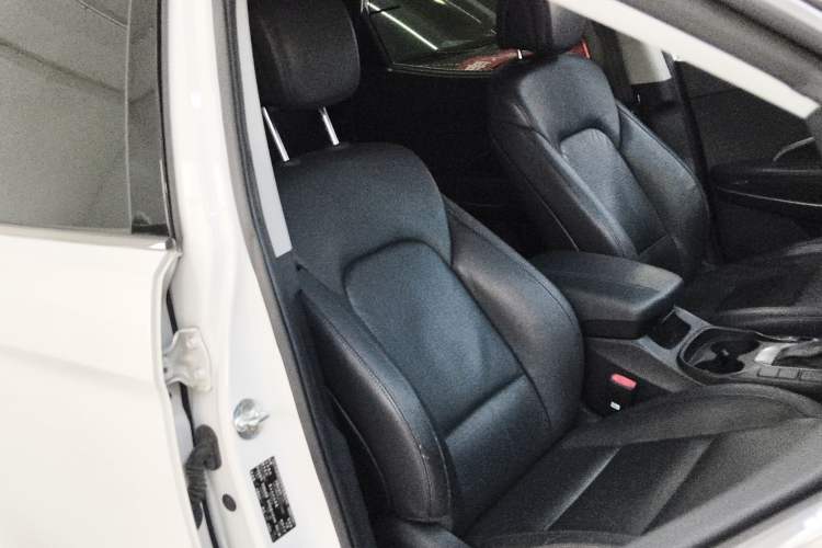 Used Hyundai Santa Fe 2013 2.4L Automatic Two-Wheel Drive Smart Version
