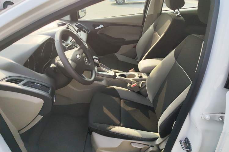 Used Ford Focus 2012 Sedan 1.6L Automatic Comfort Model
