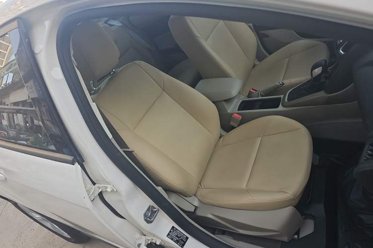 Used Ford Focus 2018 Sedan Classic 1.6L Automatic Comfort Plus Smart Drive Version
