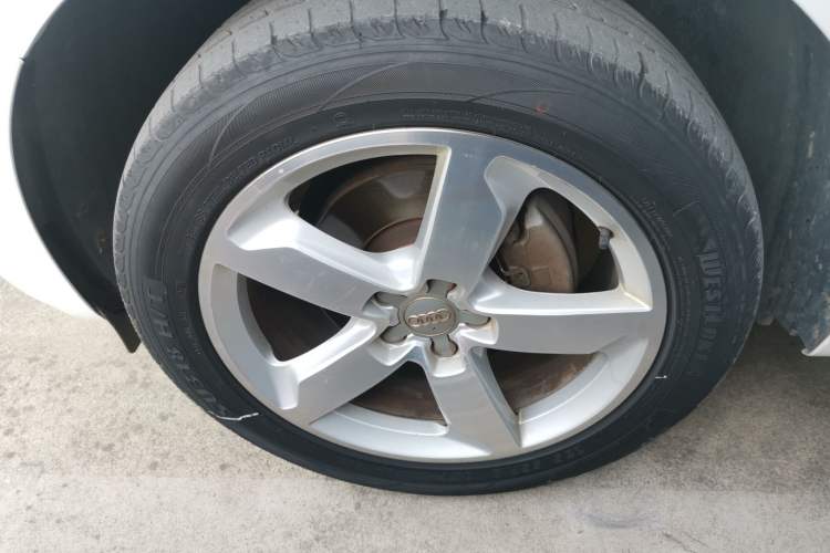 Used Audi Q5 2017 Plus 40 TFSI Ambition Model
