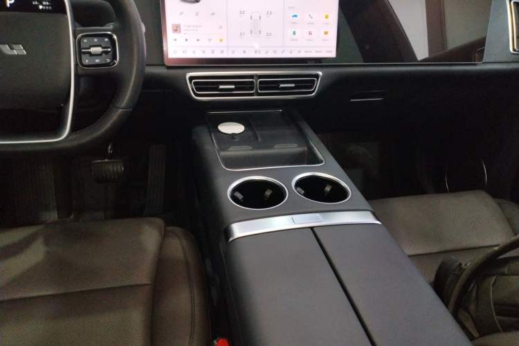 Used Li Auto L8 2023 Pro Model
