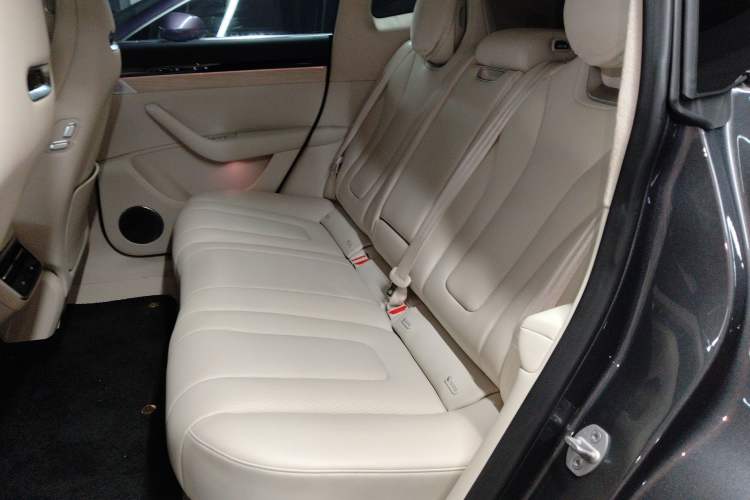 Used Hima Luxeed R7 2024 All-Electric 802 km Max
