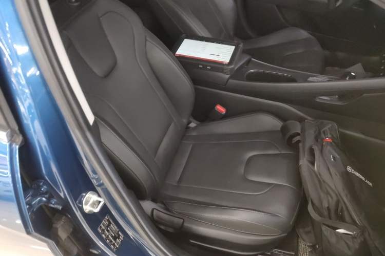 Used Hyundai Elantra 2021 1.5L CVT LUX Prestige Edition
