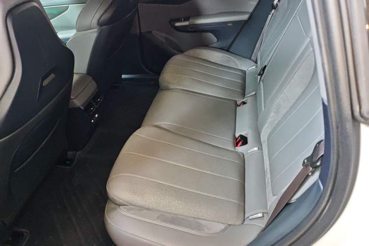 Used Lynk & Co 07 2024 EM-P 126 Long-Range Halo
