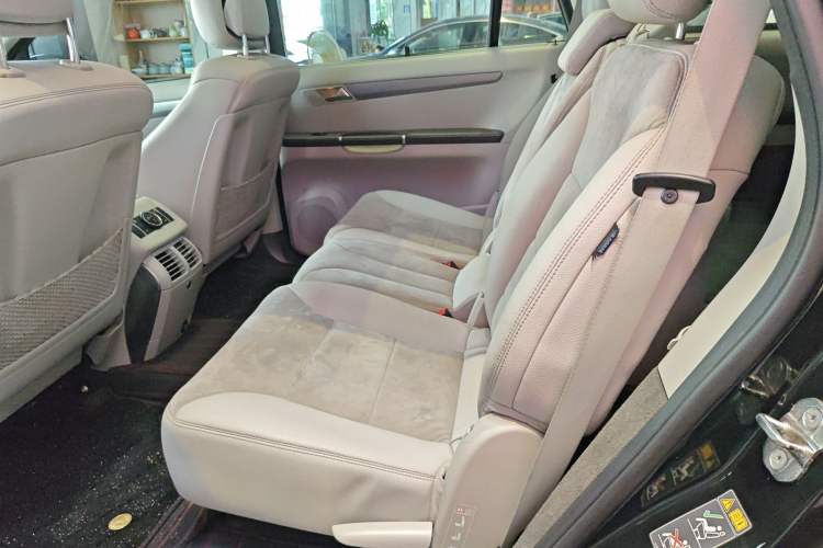 Used Mercedes-Benz R-Class 2014 R 320 4MATIC Business Model