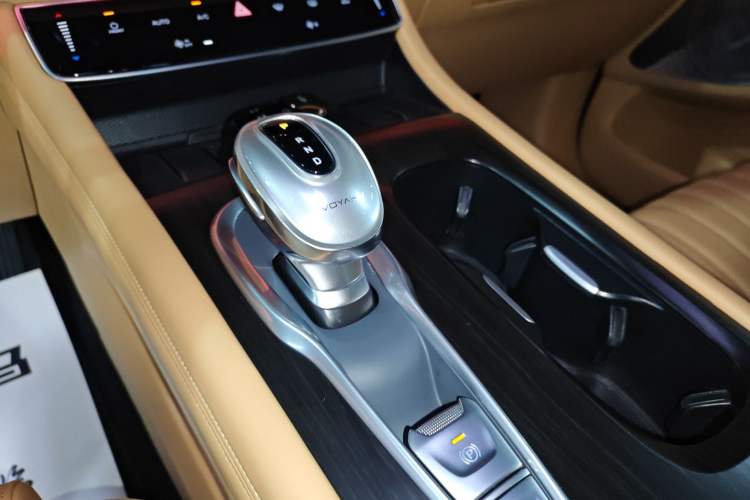 Used VOYAH Dream 2024 PHEV Ultra-Long Range Flagship Edition
