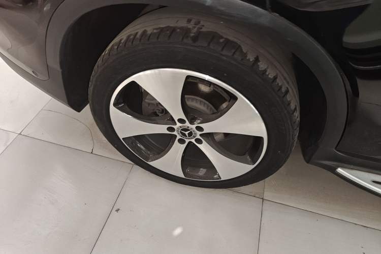 Used Mercedes-Benz GLC 2018 Refreshed GLC 300 4MATIC Dynamic Edition