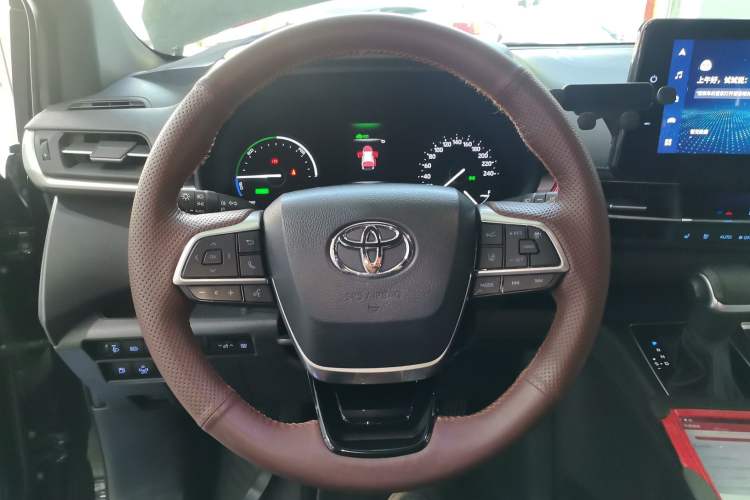 Used Toyota Sienna 2021 2.5L Hybrid Premium Edition