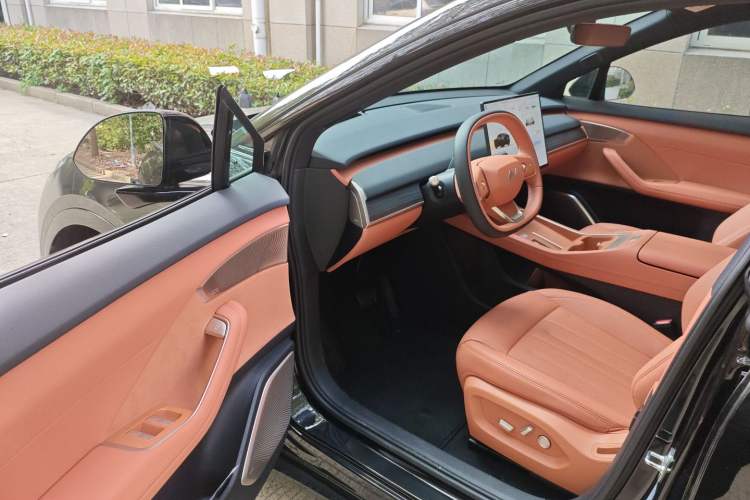 Used ONVO L60 2024 60 kWh All-Wheel Drive
