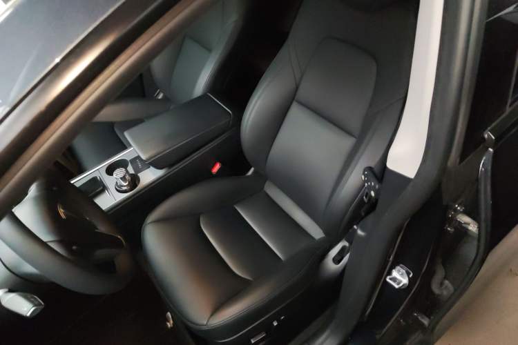 Used Tesla Model Y 2024 Long-Range All-Wheel-Drive Version
