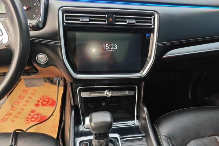 Used Roewe RX8 2018 30T Two-Wheel Drive Flagship Edition
