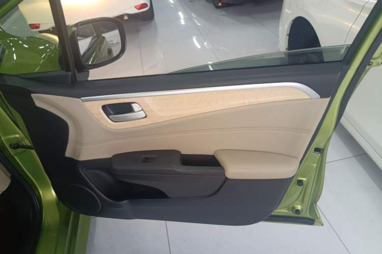 Used Honda Jade 2014 1.8L Automatic Comfort Elite Version 5 Seats
